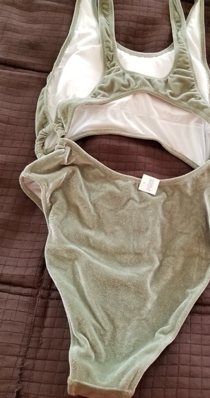 Vs Pink Swimsuit - Picture 4 of 6